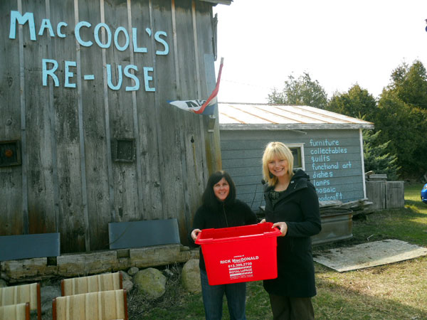 MacCools Red Recycling MacDools recycling