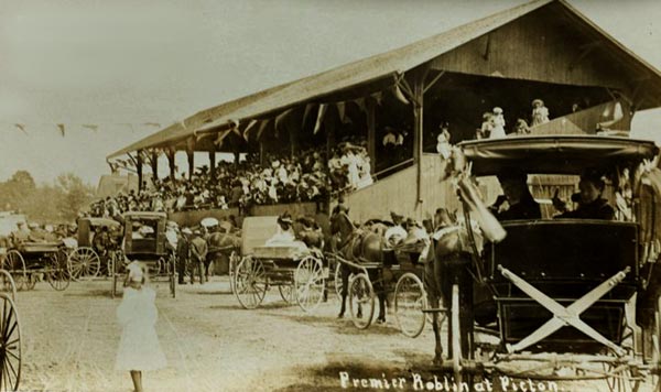 A great crowd at the grandstand to witness Manitoba Premier Rodmond Roblin's visit to the Picton Fair. - Photo from the Alan R Capon collection