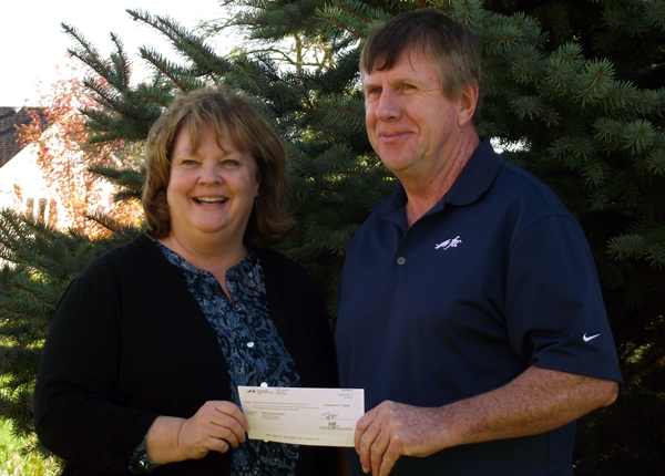 Farm-Credit-Canada-cheque-presentation