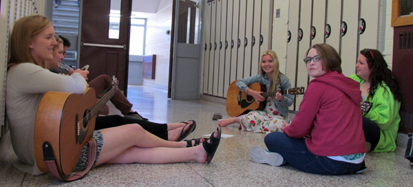 music-class-in-the-hallway