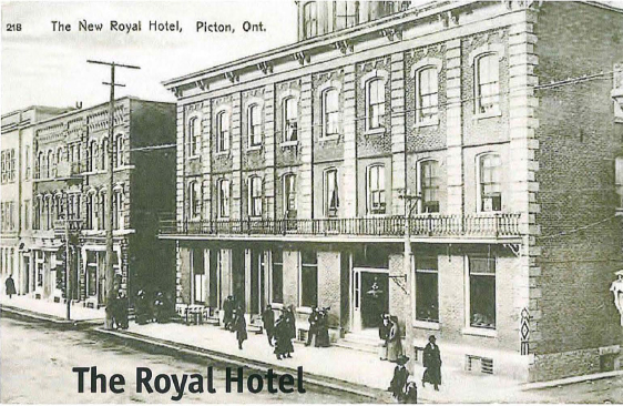 Royal-Hotel-post-card