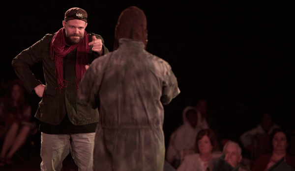 Stephen Burley and Richard Allan Campbell were the gravediggers. Burley was also Marcellus, Voltemand and Guildenstern and Campbell also played Polonius and Fortinbras.