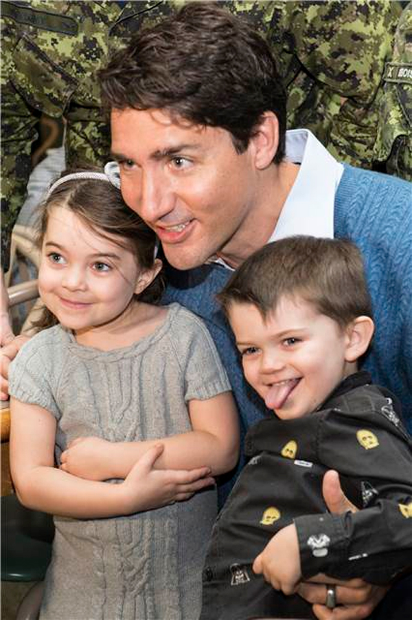 Prime Minister Justin Trudeau visits the Yukon Galley at 8 Wing Trenton, Ontario during a special breakfast for military members and their families, Friday, Jan. 13. Images by Corporal Ken Beliwicz, 8 Wing Imaging ©2017 DND-MDN Canada